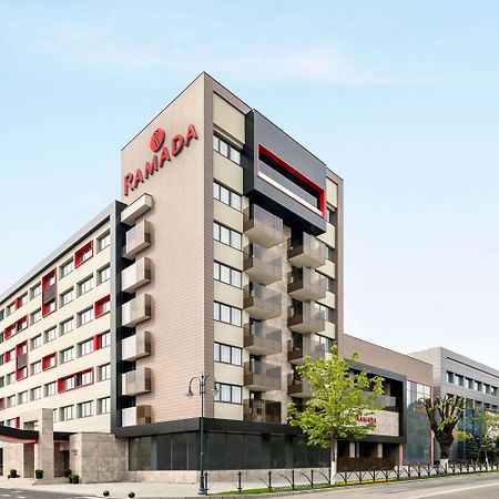 Ramada By Wyndham Ramnicu Valcea Hotel Exterior foto